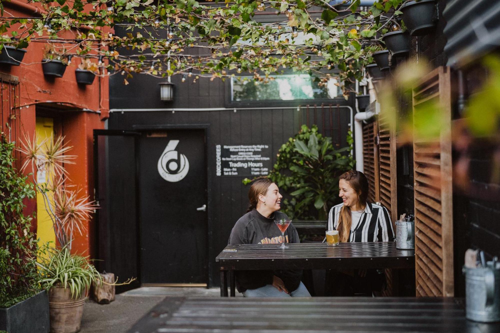 Six Degrees Boutique Hotel Albany Exterior photo
